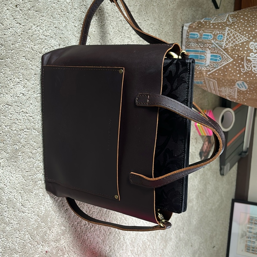 PLG C grade Grizzly Medium Crossbody